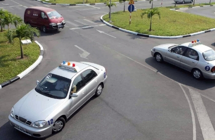 Các câu hỏi ĐIỂM LIỆT thi lý thuyết bằng lái xe (phần 3)